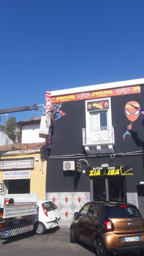 Spiderman House Hotel CTA Exterior foto