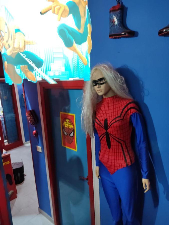 Spiderman House Hotel CTA Exterior foto