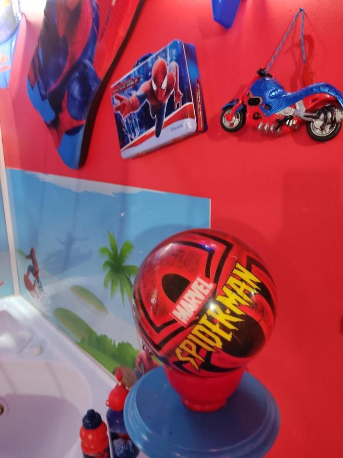 Spiderman House Hotel CTA Exterior foto