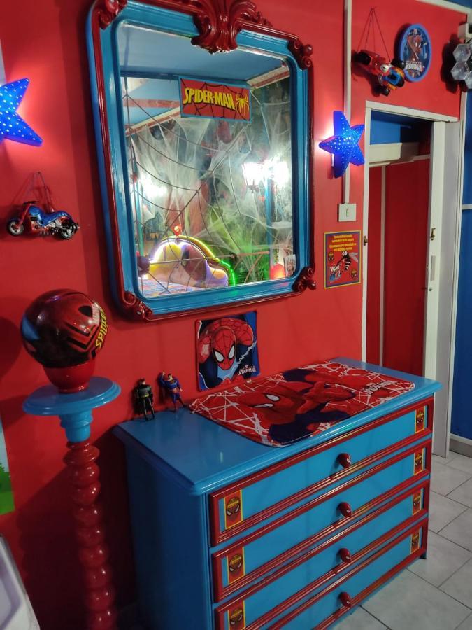 Spiderman House Hotel CTA Exterior foto