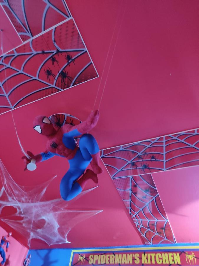 Spiderman House Hotel CTA Exterior foto