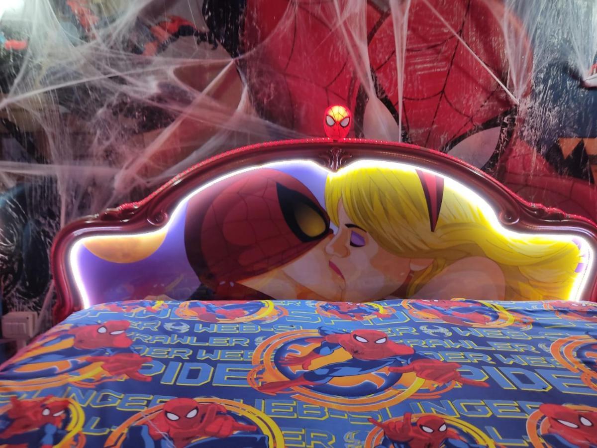 Spiderman House Hotel CTA Exterior foto